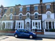 3 Bedrooms Flat for rent in Brownswood Road, London N4