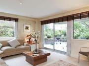 3 Bedrooms Flat for rent in Campden Hill Road, London W8