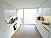 3 Bedrooms Flat for rent in Canal Street, Nottingham NG1