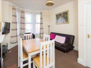 3 Bedrooms Flat for rent in Canterbury St, Gillingham ME7