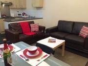 3 Bedrooms Flat for rent in Carlton Road, Salford,...