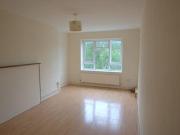 3 Bedrooms Flat for rent in Crawford Estate, London SE5