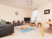 3 Bedrooms Flat for rent in East Fountainbridge,...