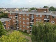 3 Bedrooms Flat for rent in Edensor Gardens, Chiswick W4