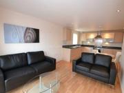 3 Bedrooms Flat for rent in Elmira Way, Salford M5