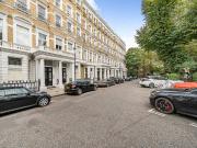 3 Bedrooms Flat for Rent in Emperors Gate | Foxtons