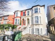 3 Bedrooms Flat for rent in Fairlop Road, Leytonstone,...