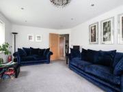 3 Bedrooms Flat for rent in Foxgrove Road, Beckenham BR3