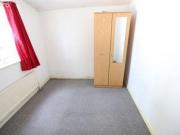 3 Bedrooms Flat for rent in Grove Road, Hounslow,...