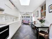 3 Bedrooms Flat for rent in Guilford Street, Bloomsbury WC1N