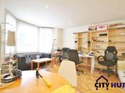 3 Bedrooms Flat for rent in Hartham Road, London N7