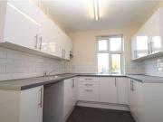 3 Bedrooms Flat for rent in High Street, Beckenham, Kent BR3