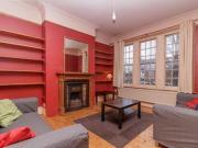 3 Bedrooms Flat for rent in Holmleigh Road, London N16