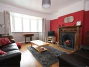 3 Bedrooms Flat for rent in Kendal Road, Dollis Hill,...
