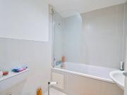 3 Bedrooms Flat for Rent in Kendal Street | Foxtons