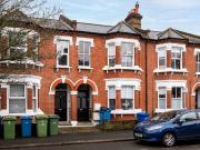 3 Bedrooms Flat for Rent in Kinsale Road | Foxtons