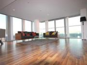 3 Bedrooms Flat for rent in Landmark East, Canary Wharf E14