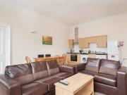 3 Bedrooms Flat for rent in Lauriston Place, Edinburgh EH3