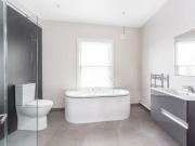 3 Bedrooms Flat for rent in Lea Bridge Road, London E10