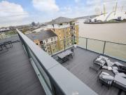 3 Bedrooms Flat for Rent in Longitude House, E14 | Foxtons