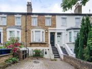 3 Bedrooms Flat for Rent in Lower Boston Road | Foxtons