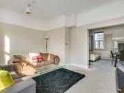 3 Bedrooms Flat for rent in Mallinson Road, Earlsfield SW11