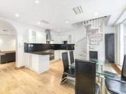 3 Bedrooms Flat for rent in Marsham Street, London SW1P