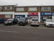 3 Bedrooms Flat for rent in Micklebring Grove,...