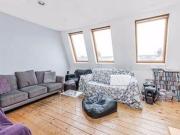 3 Bedrooms Flat for rent in Munster Road, Fulham, London SW6
