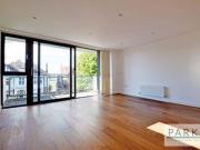 3 Bedrooms Flat for rent in Palmeria Avenue, Hove BN3
