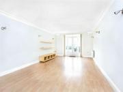 3 Bedrooms Flat for rent in Portland Court, 50 Trinity...
