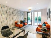 3 Bedrooms Flat for rent in Pressing Lane, Hayes UB3