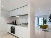 3 Bedrooms Flat for rent in Pressing Lane, Hayes UB3