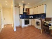 3 Bedrooms Flat for rent in Queenstown Road, Clapham SW8