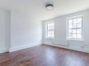 3 Bedrooms Flat for rent in Scarlet Road, Catford,...