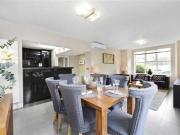 3 Bedrooms Flat for rent in St Johns Wood Park, St Johns...