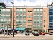 3 Bedrooms Flat for Rent in Staines Road | Foxtons