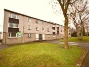 3 Bedrooms Flat for rent in Sunnyside Street, Camelon,...