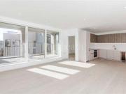 3 Bedrooms Flat for rent in The Avenue, Queens Park,...