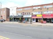 3 Bedrooms Flat for rent in Uxbridge Road, Hatch End,...