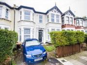 3 Bedrooms Flat for rent in Valentines Road, Ilford IG1