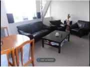 3 Bedrooms Flat for rent in Victoria Road, Dundee DD1