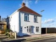 3 Bedrooms Flat for rent in Village Road, Thorpe, Egham TW20