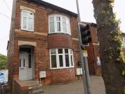 3 Bedrooms Flat for rent in Watson Road, Worksop,...
