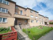 3 Bedrooms Flat for rent in Waverley Crescent, Bonnyrigg...