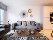 3 Bedrooms Flat for sale in 399, London NW9