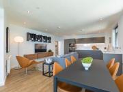 3 Bedrooms Flat for sale in Banning Street, Royal...