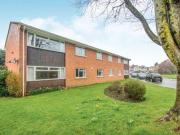 3 Bedrooms Flat for sale in Bishops Close, Whitchurch,...