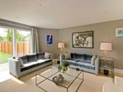 3 Bedrooms Flat for sale in Brighouse Park Cross,...