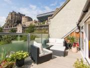 3 Bedrooms Flat for sale in Castle Wynd South, Edinburgh EH1